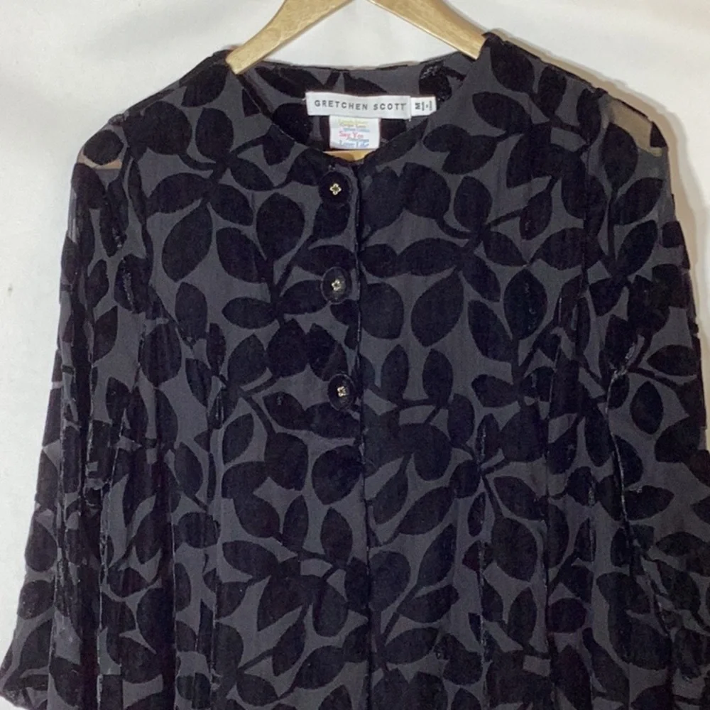 GRETCHEN SCOTT Ursula Swing Dress
- Luxe Leaf Velvet Black Size Medium - Picture 7 of 14
